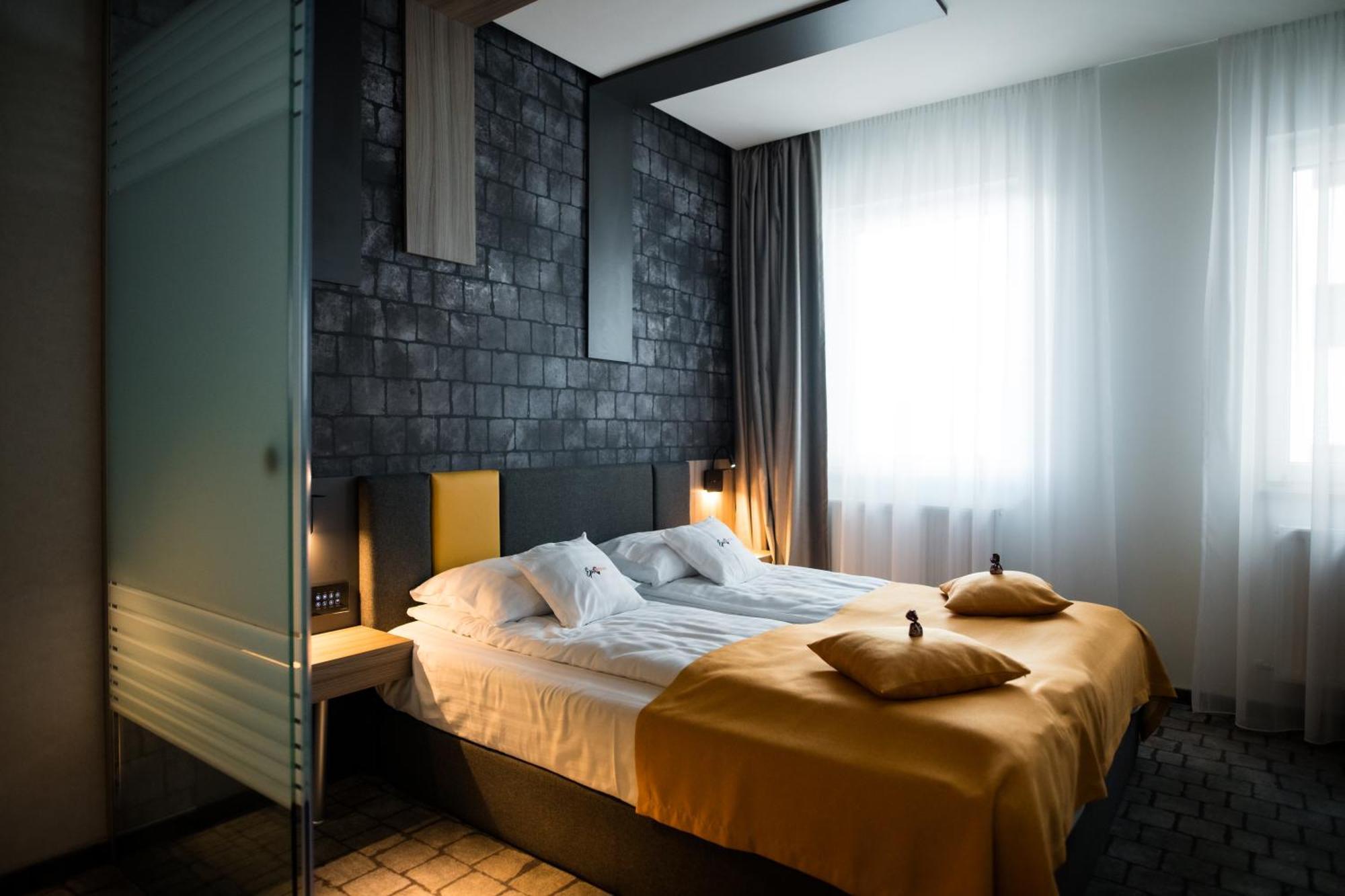 Hotel Epic Centrum Cisnădie المظهر الخارجي الصورة
