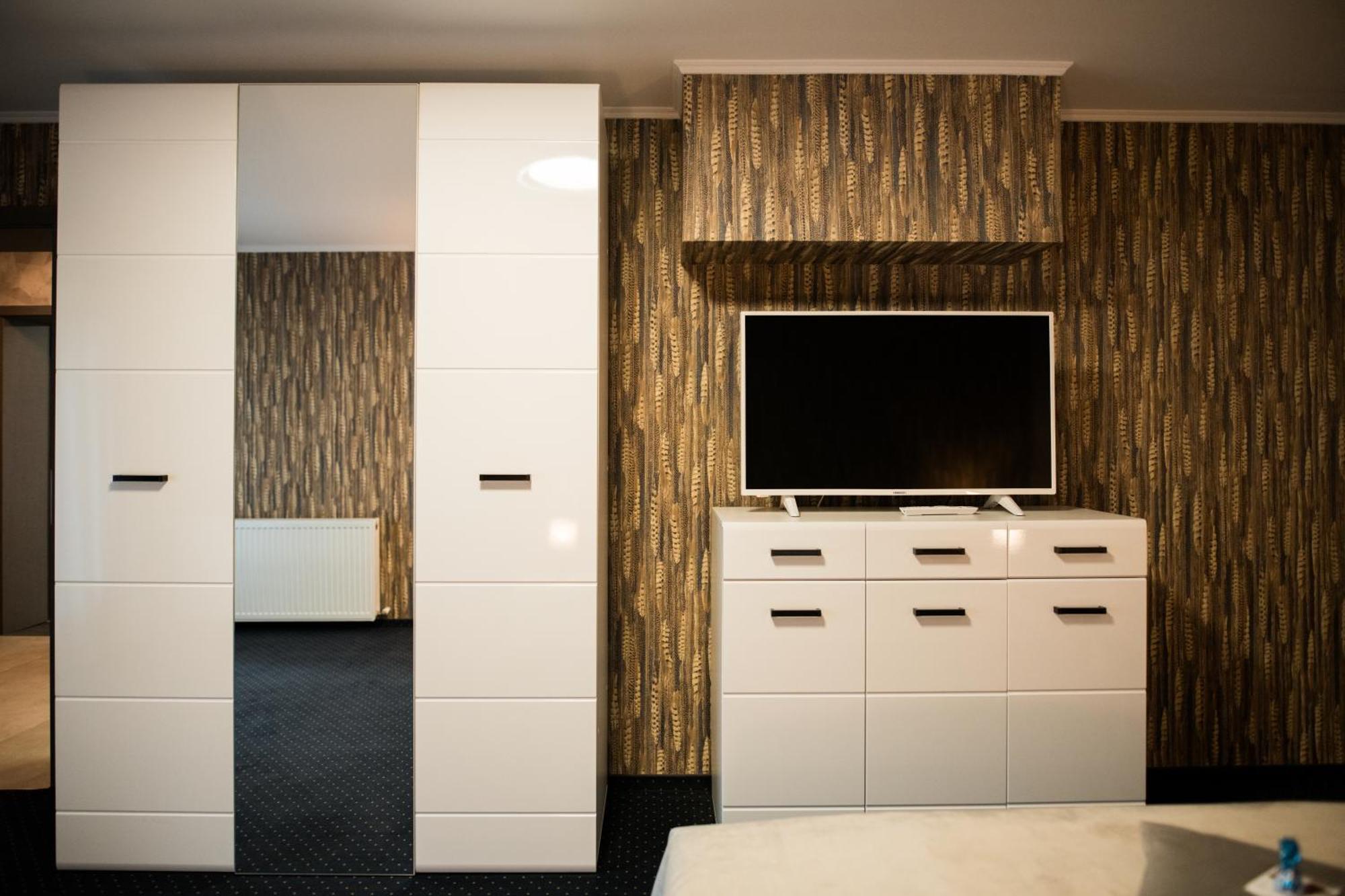 Hotel Epic Centrum Cisnădie المظهر الخارجي الصورة